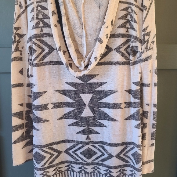 Geometric Patterned Cardigan - Picture 2 of 2